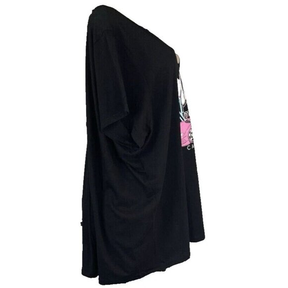 Barbie +5 Black Split Neckline Malibu Barbie Pink Car Graphic Short Sleeve Tee - Picture 3 of 6